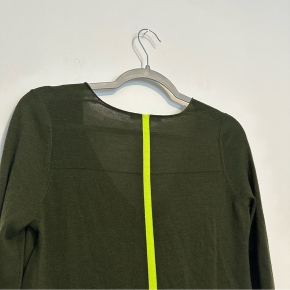 Duffy wool and cashmere green v-neck sweater - Picture 9 of 9